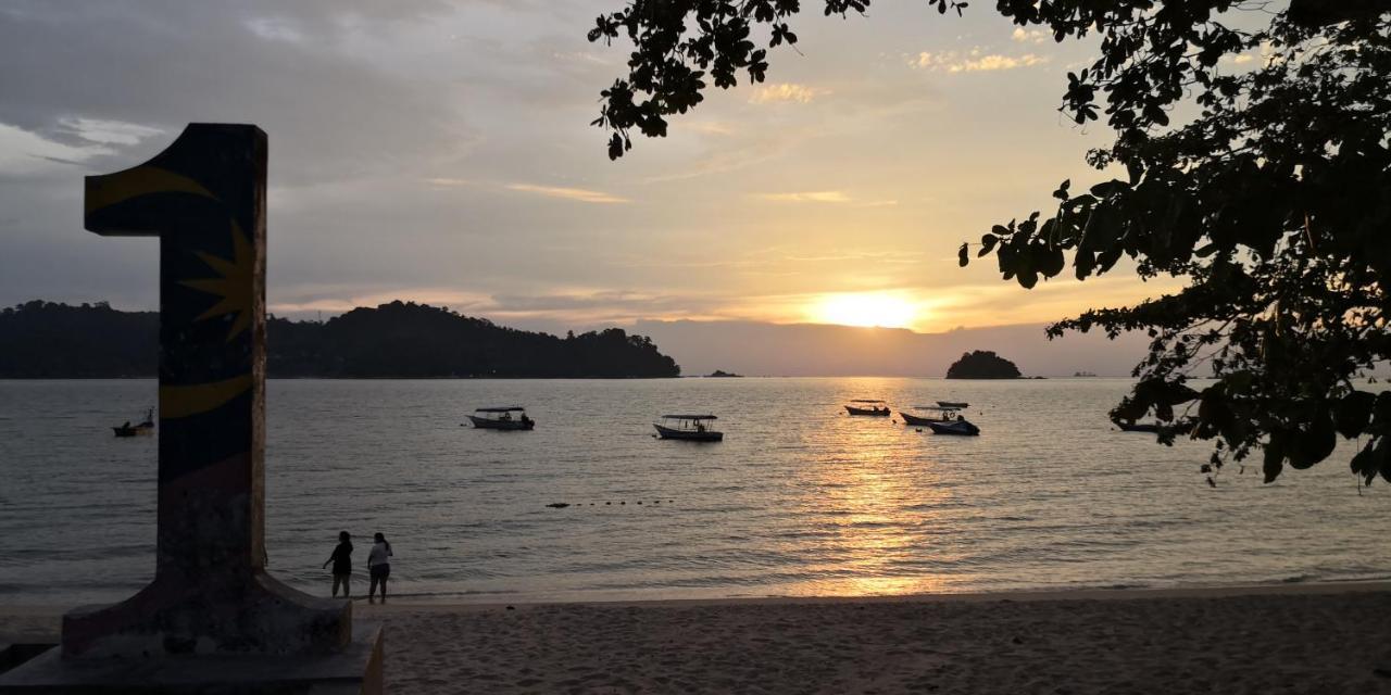 Fun Studio Pangkor Pekan Pangkor Exteriör bild
